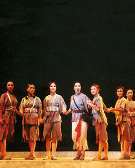 上海戲曲藝術(shù)中心北京新劇目展演 上海淮劇團 革命歷史淮劇《八女投江》