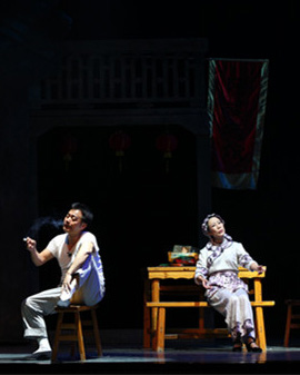 中宣部、文化部主辦全國(guó)基層院團(tuán)戲曲會(huì)演 山歌劇《合家福》