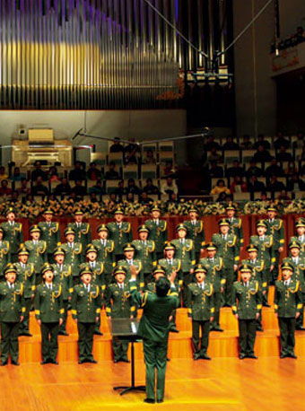 暑期藝術(shù)之旅：“不朽的歌”中國(guó)武警男聲合唱團(tuán)建軍節(jié)專場(chǎng)音樂(lè)會(huì)