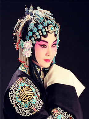 “在海邊·知遇-”魏海敏梅派經(jīng)典折子戲《宇宙鋒·修本》《穆桂英掛帥·捧印》